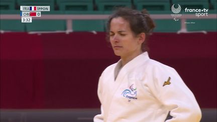 Sandrine Martinet, porte-drapeau de la délégation française aux Jeux paralympiques de Tokyo.&nbsp; (France.tv)