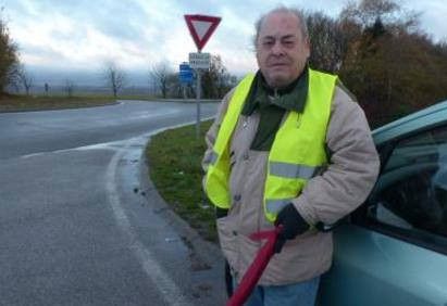 Jean-Michel Pouchel sur un rond-point à Abbeville (Somme). (JEAN-MICHEL POUCHEL)