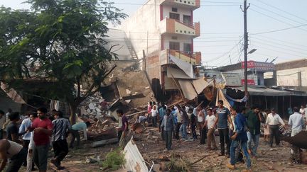 L'explosion d'une bonbonne de gaz a d&eacute;vast&eacute; un restaurant bond&eacute; de Petlawad,&nbsp;dans le centre de l'Inde, le 12 septembre 2015. ( AFP )