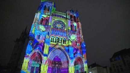 Le spectacle "Chroma" illumine la cathédrale d'Amiens (Somme) jusqu'à la fin de l'année (France 3 Picardie)