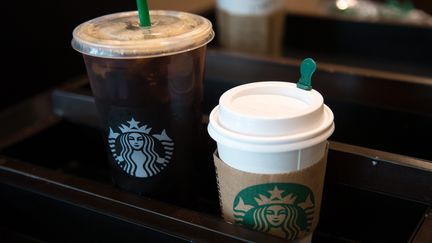 Des boissons d'un bar Starbucks à Washington, le 29 mai 2018. (MAXPPP)