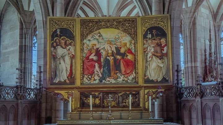 Le&nbsp;Maître Autel de la Cathédrale Notre-Dame de Fribourg,&nbsp;un retable&nbsp;&nbsp;de&nbsp;Hans Baldung Grien&nbsp;peint entre 1512 et 1516. (Y. Ledig / France Télévisions)