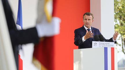 Emmanuel Macron lors de son discours durant la cérémonie annuelle en hommage aux victimes du terrorisme, aux Invalides, à Paris, le 19 septembre 2018. (LUDOVIC MARIN / AFP)