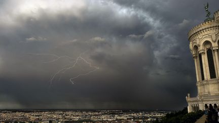 Orages sur Lyon (illustration). (MAXIME JEGAT / MAXPPP)