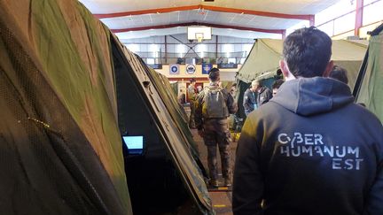 L'exercice Cyber Humanum Est s'est déroulé dans un gymnase à proximité de l'IUT Nancy-Brabois. (STEVEN GOUAILLIER / FRANCEINFO)