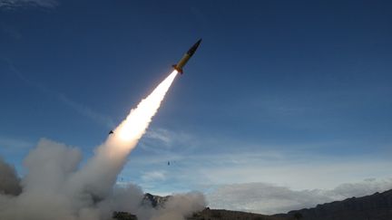 Des essais de tir réel du système de missiles tactiques de l'armée (ATACMS) au champ de tir de missiles White Sands au Nouveau-Mexique, (photo d'illustration, le 17 novembre 2024). (JOHN HAMILTON / DOD)