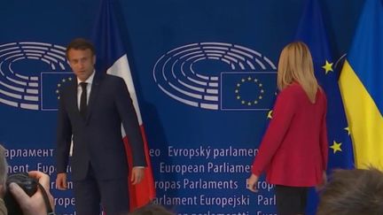 Emmanuel Macron est à Strasbourg (Bas-Rhin), en tant que président de l'Union européenne, lundi 9 mai, jour de célébration de l'Europe. La journaliste Anne Bouse est présente sur place.&nbsp;&nbsp; (FRANCE 3)