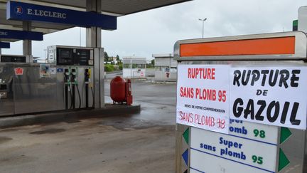 Un station-service en rupture de stock le 22 mai 2016 à La Rochelle (Charente-Maritime). (CITIZENSIDE/FABRICE RESTIER / AFP)