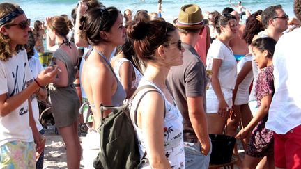 Ici, quelques festivaliers à la plage In Casa.
 (LG / Culturebox)