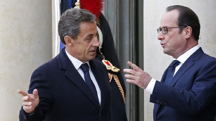  (Nicolas Sarkozy reçu par François Hollande à l'Elysée ce dimanche © REUTERS | Pascal Rossignol)