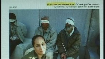 Ex-soldate israélienne ayant posté des photos d'elle avec des Palestiniens yeux bandés sur Facebook