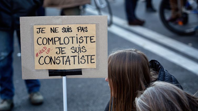 Théories du complot : 