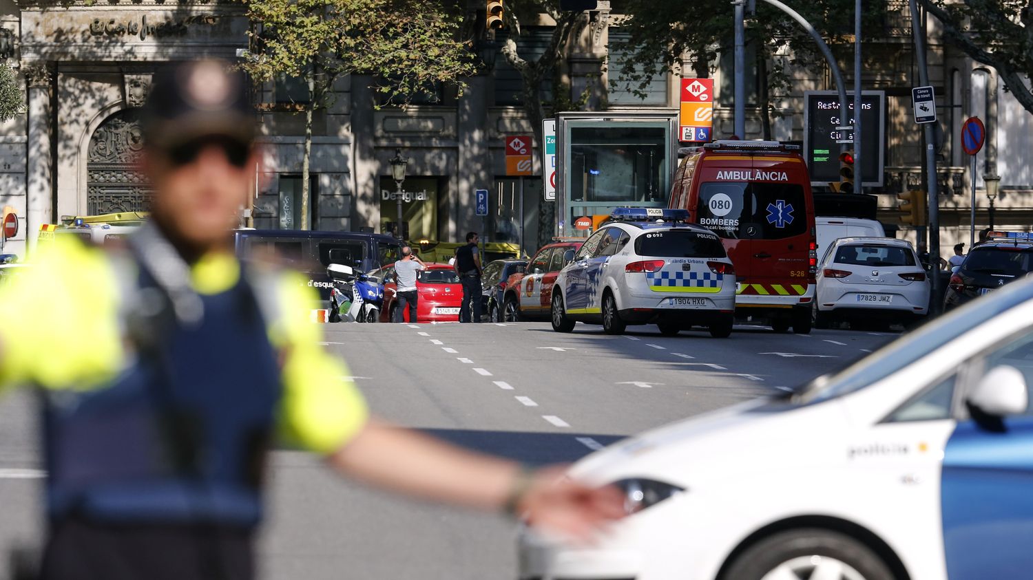 Attaque De Barcelone : Voiture-bélier, Un Mode Opératoire Difficile à ...