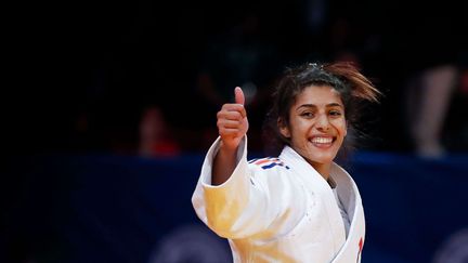 Shirine Boukli savoure sa victoire en finale des championnats d'Europe de judo à Sofia (Bulgarie), le 29 avril 2022. (NIKOLA KRSTIC / SIPA)