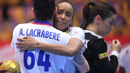 Les Bleues frustrées après leur défaite face aux Norvégiennes (JONATHAN NACKSTRAND / AFP)