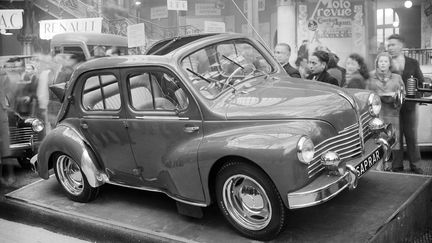 L'histoire de l'automobile : la Renault 4CV, une voiture résistante