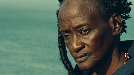 Linguère Ramatou, incarnée par la comédienne Ami Diakhate, dans le film "Hyènes" de Djibril Diop Mambéty.&nbsp; (JHR FILMS)