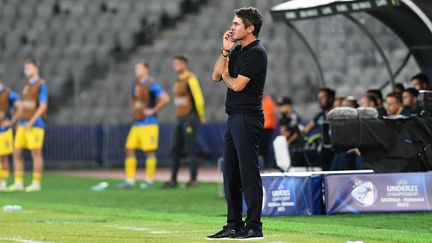 Sylvain Ripoll lors du match France-Ukraine, à l'occasion de l'Euro espoirs, à Cluj, le 2 juillet 2023. (FLAVIU BUBOI / AFP)