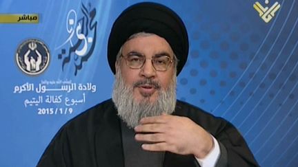 Le chef du Hezbollah libanais, Hassan Nasrallah, le 9 janvier 2015 sur la cha&icirc;ne Al-Manar. (AL-MANAR / AFP)