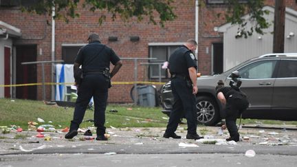 Des policiers sur les lieux d'une fusillade à Baltimore (Etats-Unis), le 2 juillet 2023. (KYLE MAZZA / ANADOLU AGENCY)