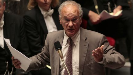 Le d&eacute;put&eacute; UMP et pr&eacute;sident de la commission des Finances,&nbsp;Gilles Carrez, &agrave; l'Assembl&eacute;e nationale, le 8 octobre 2013. (JACQUES DEMARTHON / AFP)