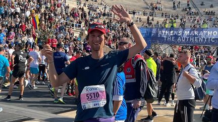 Loïc Preghenella, au marathon d'Athènes, le 13 novembre 2022. (Loïc PREGHENELLA)