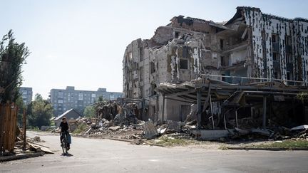 A destroyed building in Pokrovsk district, eastern Ukraine, on September 6, 2024. (PATRYK JARACZ / ANADOLU / AFP)