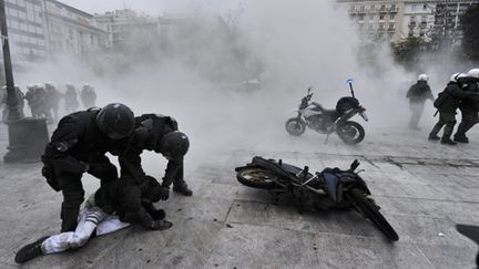 Incidents après les manifestations à Athènes (AFP/ARIS MESSINIS)