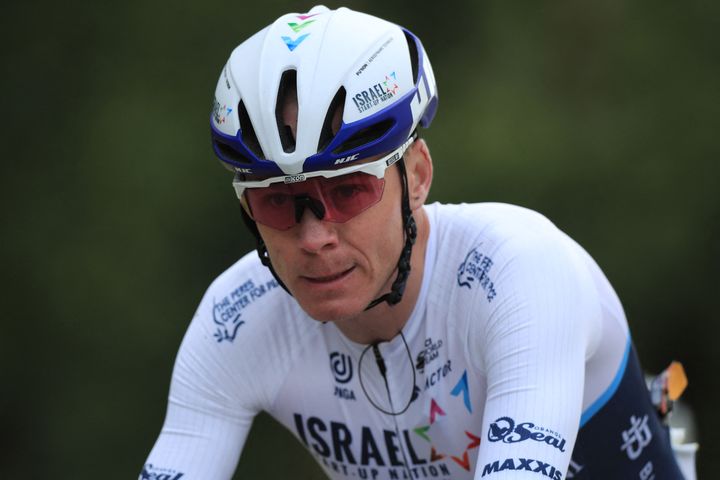 Christopher Froome sous les couleurs de l'équipe Israel Start-Up Nation lors de la première étape du Tour de France, entre Brest et Landerneau (Finistère), le 26 juin 2021. (CHRISTOPHE PETIT TESSON / POOL)