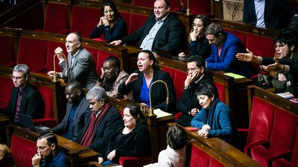 Une motion de censure a été déposée par La France insoumise, les communistes et les Verts