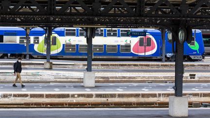 Un transilien à Paris, le 11 mai 2020. (AMAURY CORNU / HANS LUCAS / AFP)