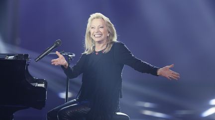 Véronique Sanson au Zénith de Paris le 12 février dernier, nommée dans la catégorie "Artiste de l'Année" aux Victoires de la Musique (PHILIPPE DE POULPIQUET / MAXPPP)