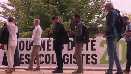 Politique : les candidats à la primaire écologiste réunis durant l'université d'été (France 2)