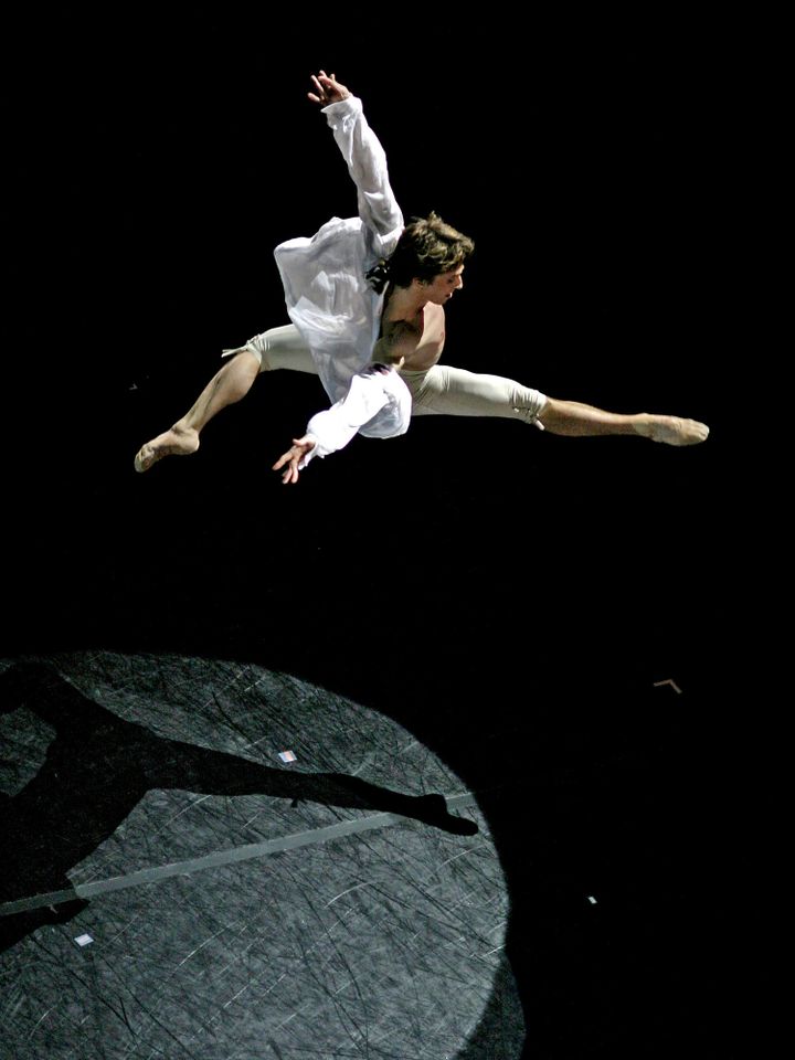 Benjamin Pech danse Clavigo (Roland Petit)
 (Jacques Moatti/Opéra national de Paris)