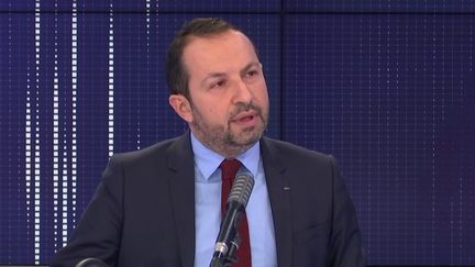 Le porte-parole du Rassemblement national Sébastien Chenu le 18 novembre sur franceinfo. (FRANCEINFO / RADIOFRANCE)