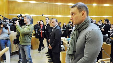 L'ex-sergent Nicolas Vizioz, le 10 avril 2013 &agrave; Montpellier (H&eacute;rault) lors du proc&egrave;s de la fusillade de Carcassonne (Aude). (PASCAL GUYOT / AFP)