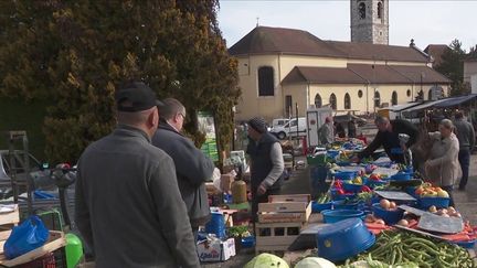 Hausse du prix des carburants : la colère des professionnels sur un marché de l'Isère