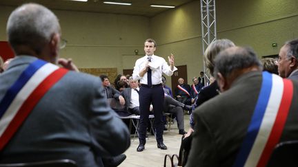 Emmanuel Macron face à 600 maires, à Souillac (Lot), le 18 janvier 2019. (LUDOVIC MARIN / AFP)