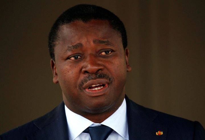 Le président togolais Faure Gnassingbé (lors d'une conférence de presse à Abidjan en Côte d'Ivoire le 20 novembre 2017). (REUTERS/Luc Gnago)