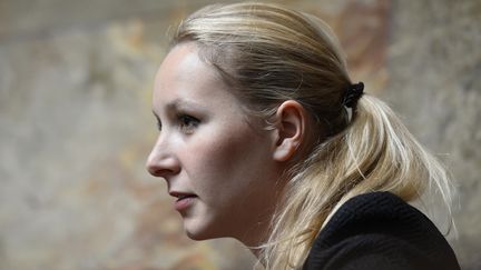 La d&eacute;put&eacute;e FN Marion Mar&eacute;chal-Le Pen lors d'une s&eacute;ance de questions au gouvernement, le 5 mai 2015, &agrave; l'Assembl&eacute;e, &agrave; Paris. (ALAIN JOCARD / AFP)