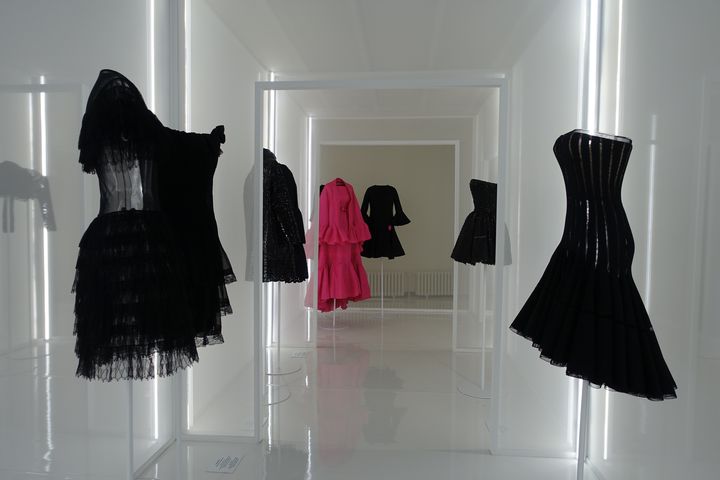 Deuxième&nbsp;volet de l'exposition&nbsp;Alaïa et Balenciaga. Sculpteurs de la forme&nbsp;à Paris, en septembre 2020 (CORINNE JEAMMET)