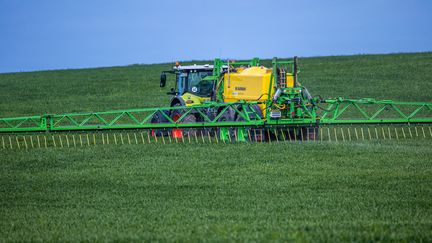 Des pesticides utilisés en Allemagne, le 25 mai 2023. (JENS BUTTNER / DPA / AFP)