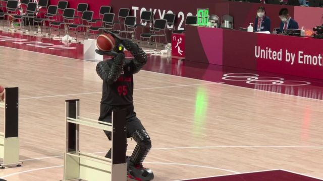 Le robot basketteur des Jeux de Tokyo