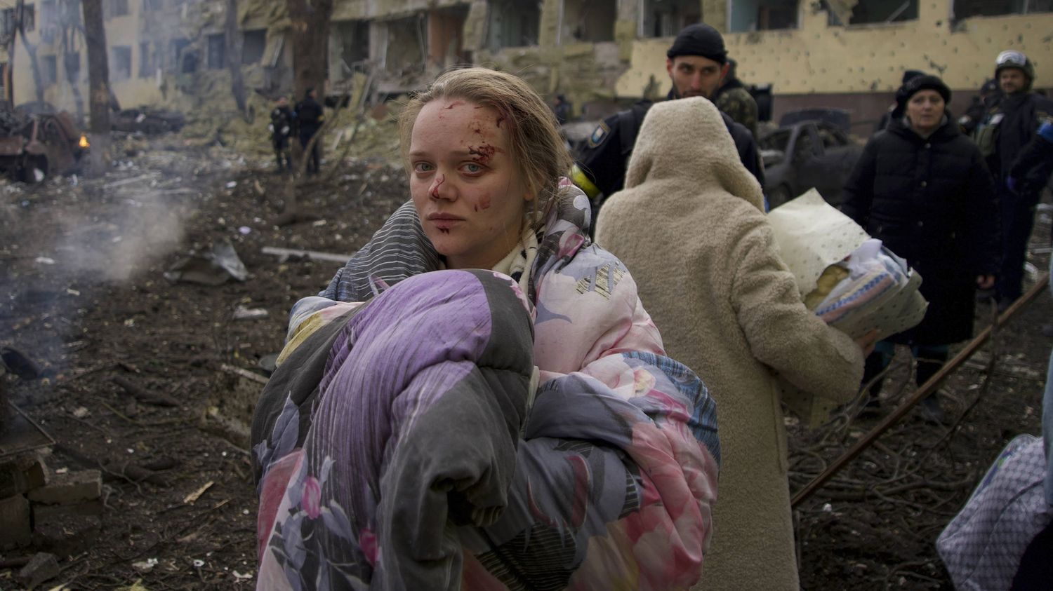 Mothers symbolized by Mariupol maternity hospital bombings ask to vote for Vladimir Putin