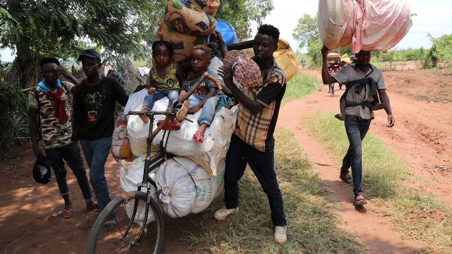 LA PHOTO. RDC: Retour De Milliers De Migrants Clandestins Chassés D'Angola