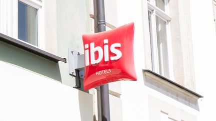 Un hôtel Ibis. (illustration) (FOTOSTAND / K. SCHMITT / FOTOSTAND)