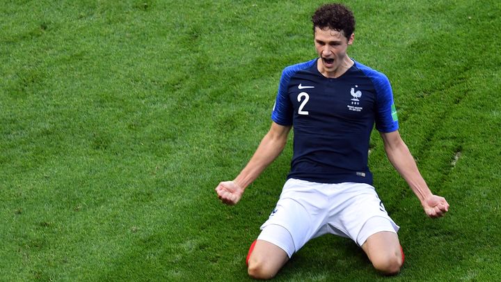 Benjamin Pavard après son but contre l'Argentine en huitième de finale de Coupe du monde, à Kazan (Rusie), le 30 juin 2018. (SAEED KHAN / AFP)