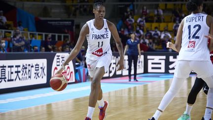 La Française Valériane Vukosavljevic et ses coéquipières ont remporté un deuxième succès dans l'EuroBasket face à la République tchèque (71-51), vendredi 18 juin 2021. (ANN-DEE LAMOUR / CDP MEDIA)