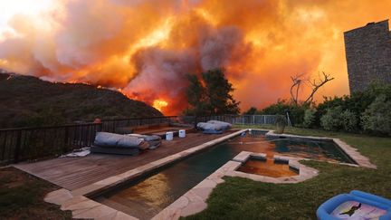 Un incendie important s'est déclaré le 7 janvier 2025 à Pacific Palisades, en Californie, près de Los Angeles (États-Unis). (DAVID SWANSON / AFP)