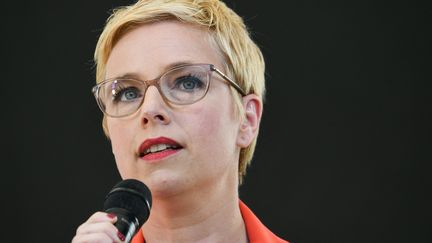 Clémentine Autain lors d'un meeting pour les élections régionales, à Montreuil (Seine-Saint-Denis), le 13 juin 2021. (ALAIN JOCARD / AFP)